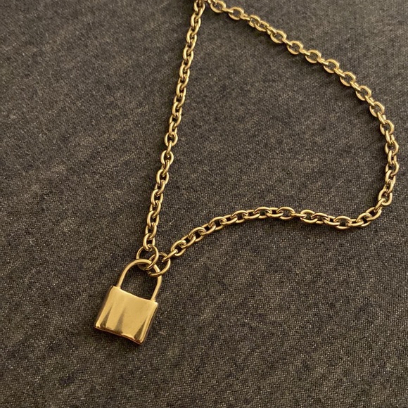 Lock Metal Chain Necklace - Picture 2 of 2